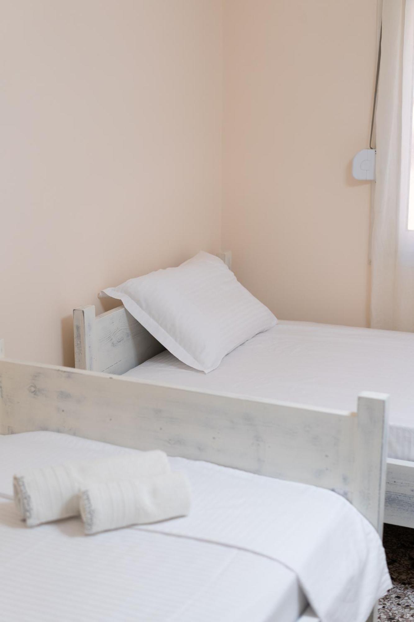 Central Mytilene City-View Apartment For 7 Exterior photo