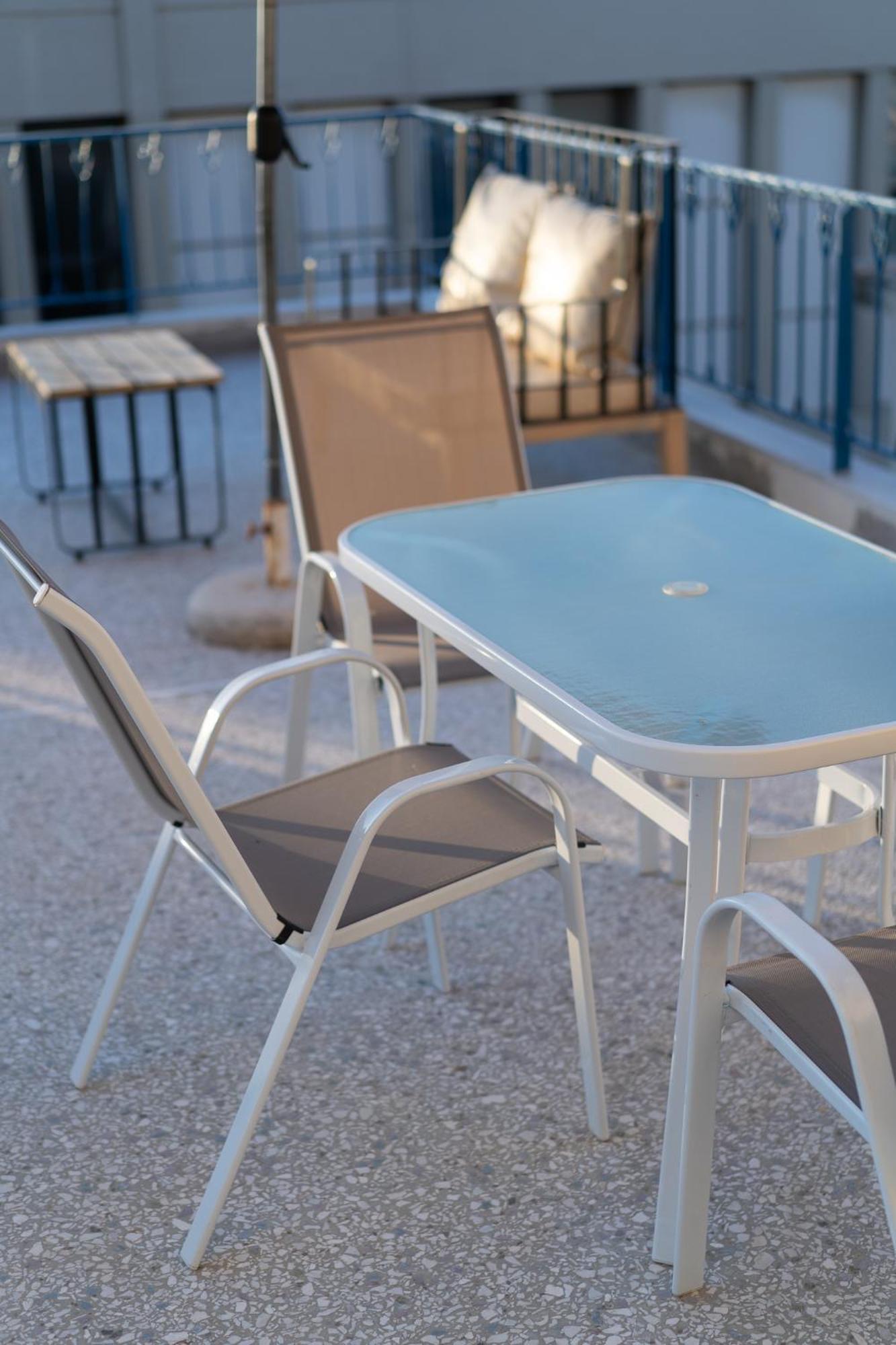 Central Mytilene City-View Apartment For 7 Exterior photo
